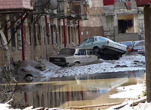 Ալավերդու որոշ թաղամասերից Դեբեդն արդեն հետ է քաշվել՝ էլ ավելի ակնհայտ դարձնելով ավերածությունների ծավալը