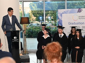 Гендиректор Ucom участвовал в выпускном мероприятии Школы лидерства