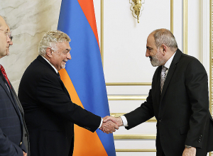 Премьер-министр принял представителей Центрального правления Армянской либерально-демократической партии