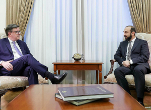 Состоялась приватная беседа Арарата Мирзояна и заместителя госсекретаря США Джеймса О'Брайена