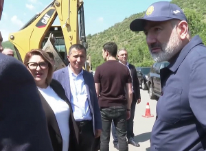 Մի՞շտ եք կիրակի աշխատում, թե իմ այցի հետ ա կապված. Փաշինյան