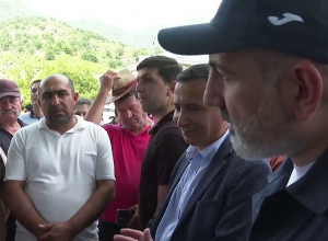 Փաշինյանը հանդիպել է Ծավի բնակիչների հետ