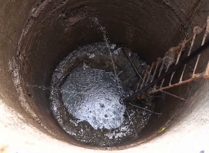 Умывальник, дохлый телёнок, большие камни: чего только не выносят из севанской канализации