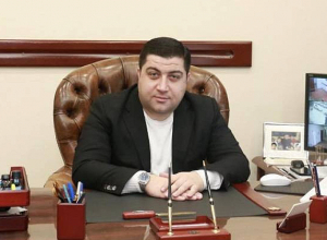 Արաբկիր վարչական շրջանի ղեկավար Արամ Ազատյանի նկատմամբ որպես խափանման միջոց է ընտրել տնային կալանքը և 30 միլիոն դրամ գրավ է կիրառվել