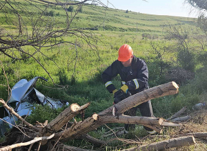 Երևան-Սևան ավտոճանապարհին «VAZ» մակնիշի ավտոմեքենան դուրս է եկել ճանապարհի երթևեկելի հատվածից, բախվել մոտակա ծառին և հայտնվել ձորակում