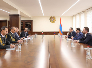 Министр обороны Сурен Папикян принял Чрезвычайного и Полномочного Посла Ирана Мехди Собхани