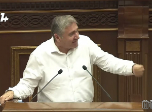 Вы ошибаетесь, Ваше Правительство отдало территории туркам: Хачатрян - главе кадастрового комитета