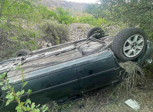 Երևան-Մեղրի ավտոճանապարհին «Opel» մակնիշի ավտոմեքենան դուրս է եկել ճանապարհի երթևեկելի հատվածից  և շրջվել հարակից ձորակը