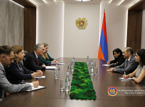 Армен Григорян встретился с Луи Боно