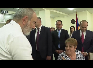 Փաշինյանն այցելել է Միասնական սոցիալական ծառայության Վաղարշապատի տարածքային կենտրոն