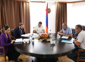 Էկոնոմիկայի նախարարի մոտ տեղի է ունեցել գործարարների և քաղաքացիների ընդունելություն