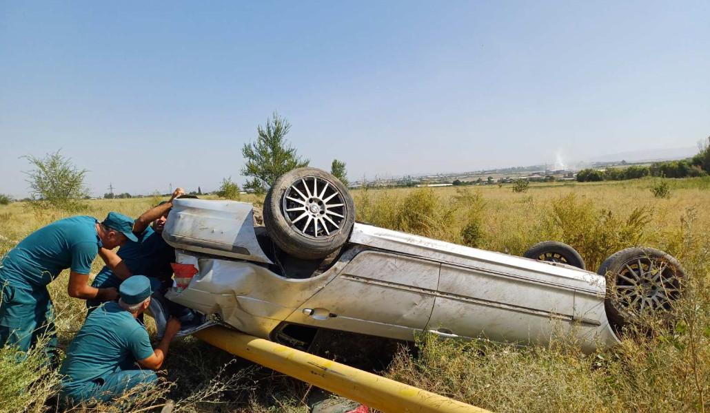 Ավտոմեքենան դուրս է եկել ճանապարհի երթևեկելի հատվածից և շրջվել․ կա տուժած (1)