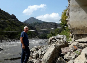 Փլված շենք ու կամուրջ. Դեբեդը չխնայեց ամուսիններին