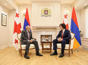 Состоялась приватная беседа Н. Пашиняна и И. Кобахидзе, затем - встреча в расширенном составе