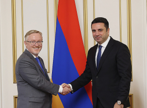 Ален Симонян принял посла Канады в Армении Эндрю Тернера