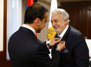 Пласидо Доминго награждён золотой медалью мэра Еревана