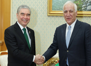 Ваагн Хачатурян провёл приватную беседу с президентом Туркменистана