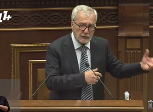 Ни Ванецян не должен был занимать должность, ни Аршак Карапетян, вышли те, кто должен был выйти