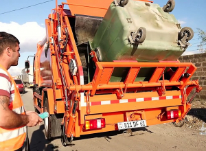У учреждения &quot;ВЫВОЗ МУСОРА И САНИТАРНАЯ ОЧИСТКА ЕРЕВАНА&quot; новые мусоровозы
