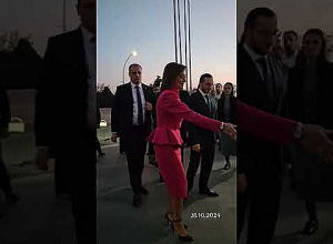 Анна Акопян поужинала с «успешными мужчинами» и опубликовала видео