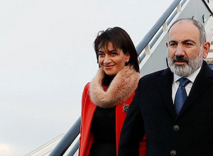 Никол Пашинян с супругой отбыл с рабочим визитом в Венгрию
