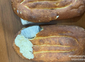 Սնունդ բաժանող դատապարտյալը հացերի մեջ թաքցրել էր բջջային հեռախոս և wi-fi սարք