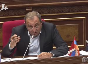 С 2025 года каждый гражданин РА должен будет выплатить госдолг более 12 тысяч долларов: Арцвик Минасян