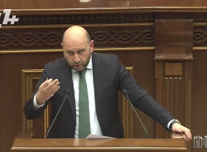 Почему люди в нашей стране вкладывают деньги в банки, но не инвестируют в экономику?