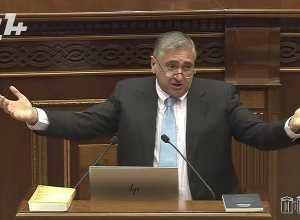 Հովիկ Աղազարյան, ջանդ յուղի, դու էլ ես նախկին դաշնակցական. Արթուր Խաչատրյան