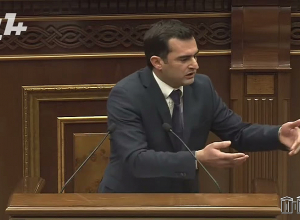 ՀՀ քաղաքացինե՛ր, դուք միլիարդատեր եք, որովհետև Հայաստան ունեք, անկախություն ունեք․ Հակոբ Արշակյան