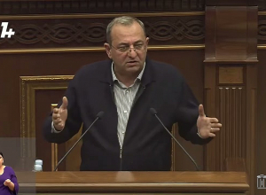 Вы толкаете людей в безвыходную ситуацию, не чувствуя ответственности: Арцвик Минасян