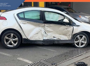 Ավտովթար Քրիստափորի և Խորենացու փողոցների խաչմերուկի մոտակայքում