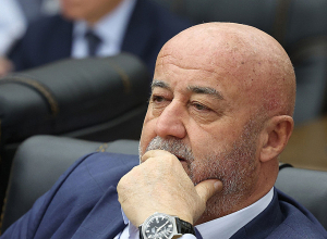 Աղազարյանը ներկայացրել է Միասնական ազգային սահմանադրական կուսակցության խորհրդանիշի նախագիծը