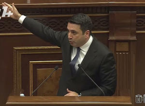 Хватит увозить людей, приносить жертвы какой-то так называемой Родине: Ален Симонян