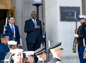 Сурен Папикян встретился с секретарём обороны США Ллойдом Остином