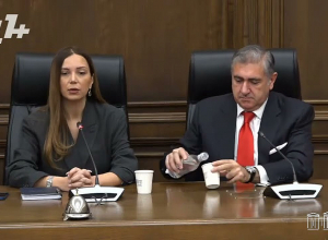 Вы тоже должны помочь, чтобы эти власти ушли в Баку: Хачатрян