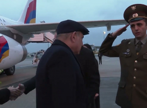 Վարչապետը տիկնոջ հետ ժամանել է Փարիզ՝ մասնակցելու Փարիզի Աստվածամոր տաճարի վերաբացման արարողությանը