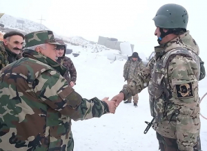 Սասուն Միքայելյանը ստուգայց կատարեց դիրքեր, շնորհավորեց   հերթապահություն անցկացնող ԵԿՄ անձնակազմին