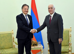Նախագահ Վահագն Խաչատուրյանին իր հավատարմագրերն է հանձնել Հայաստանում Իտալիայի նորանշանակ դեսպանը