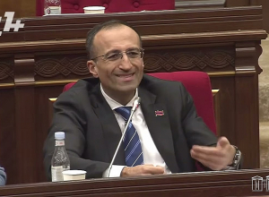 Почему для декларирования необходима SIM-карта или ID? Без них нельзя? Торосян