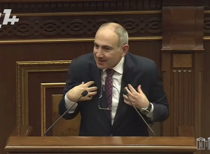 Вы были знакомы с sms Агазаряна, не были знакомы с бранными статусами Сируняна в адрес Пашиняна?