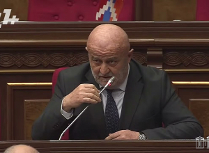 Или мне следует при случае объяснить господину Симоняну, что это не их район? Овик Агазарян