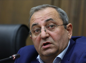 Отступления нет - Никол и его окружение съедают бюджет: Арцвик Минасян