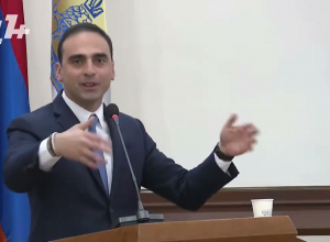 «Мы были наркоманами, мы были гомосексуалистами… Оппозиция хочет нас демонизировать»