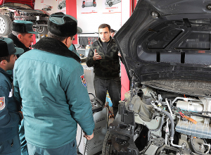 Էլեկտրամոբիլների հետ աշխատելու առանձնահատկությունները. վերապատրաստվում են հրշեջ-փրկարարները