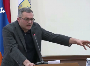 Какой тендер ни копнёшь - побеждает ГД: оппозиционный член совета старейшин