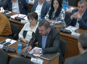 Какое строительство ведётся в Ботаническом саду? Объясните