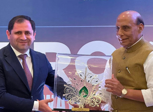 Սուրեն Պապիկյանը հանդիպել է Հնդկաստանի պաշտպանության նախարարի հետ