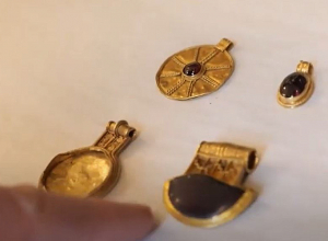 Հնագիտությամբ զբաղվող սիրողները տարեկան հազարավոր գտածոներ են հայտնաբերում Մեծ Բրիտանիայում