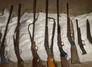 Քաղաքացին հայտնել է, որ պատերազմի մասնակից է և հետը բերած զենք-զինամթերքը թողնում է Արմավիր-Հացիկ ճանապարհի ձախակողմյան հատվածում